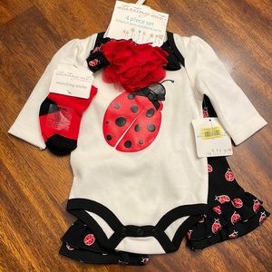 🆕 NWT Baby Girl Starting Out Newborn 4 piece ladybug set
